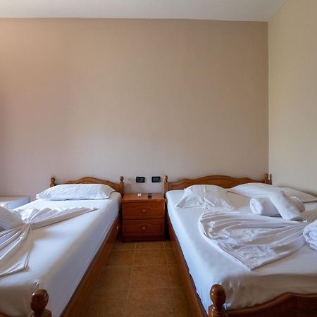 Hotel Nika Radhimë Zewnętrze zdjęcie