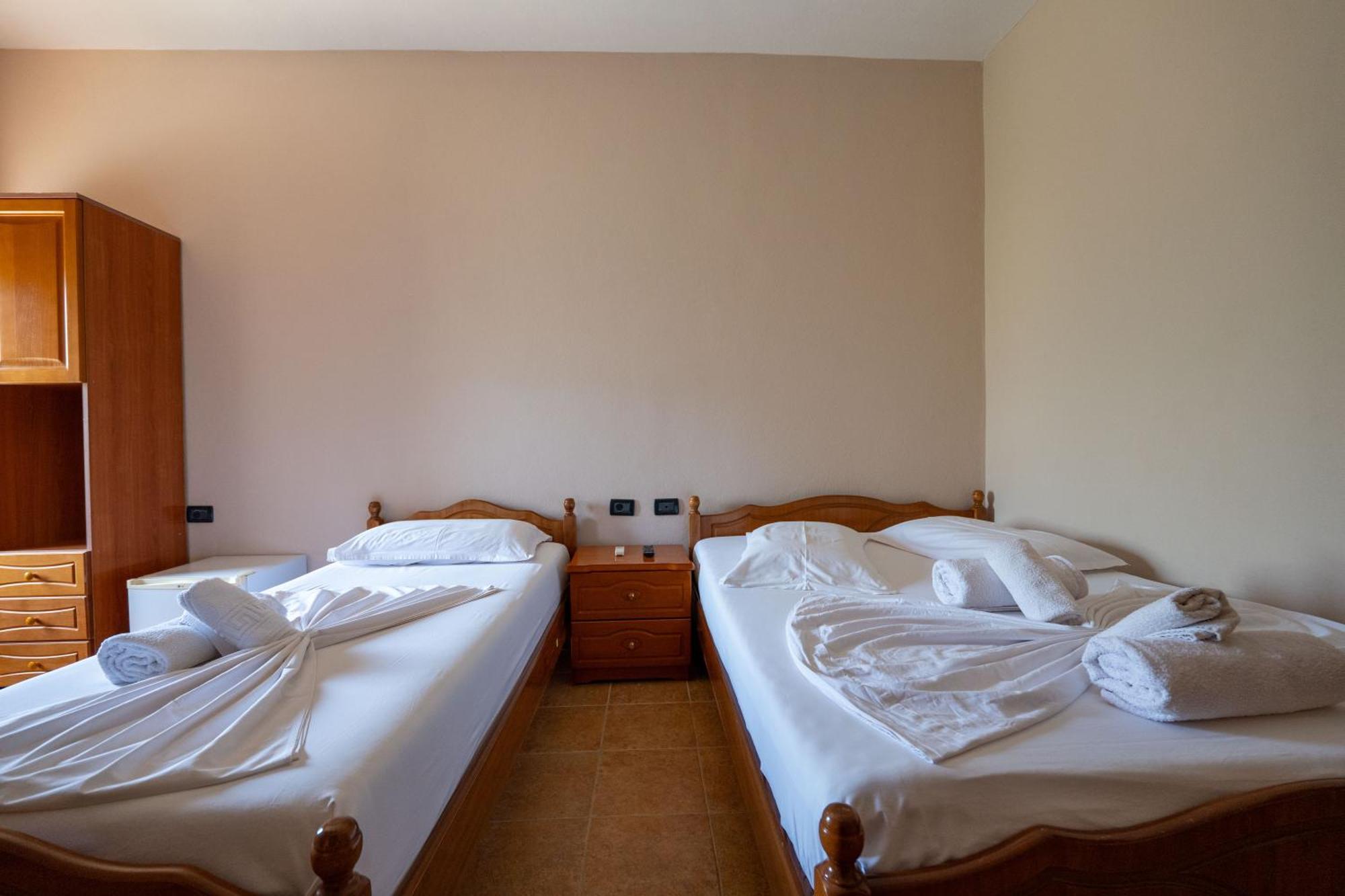 Hotel Nika Radhimë Zewnętrze zdjęcie