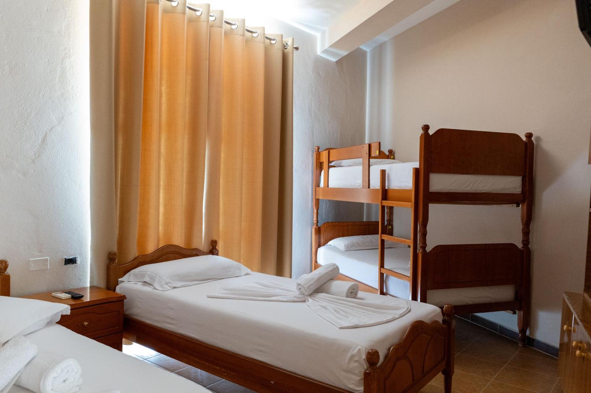 Hotel Nika Radhimë Zewnętrze zdjęcie
