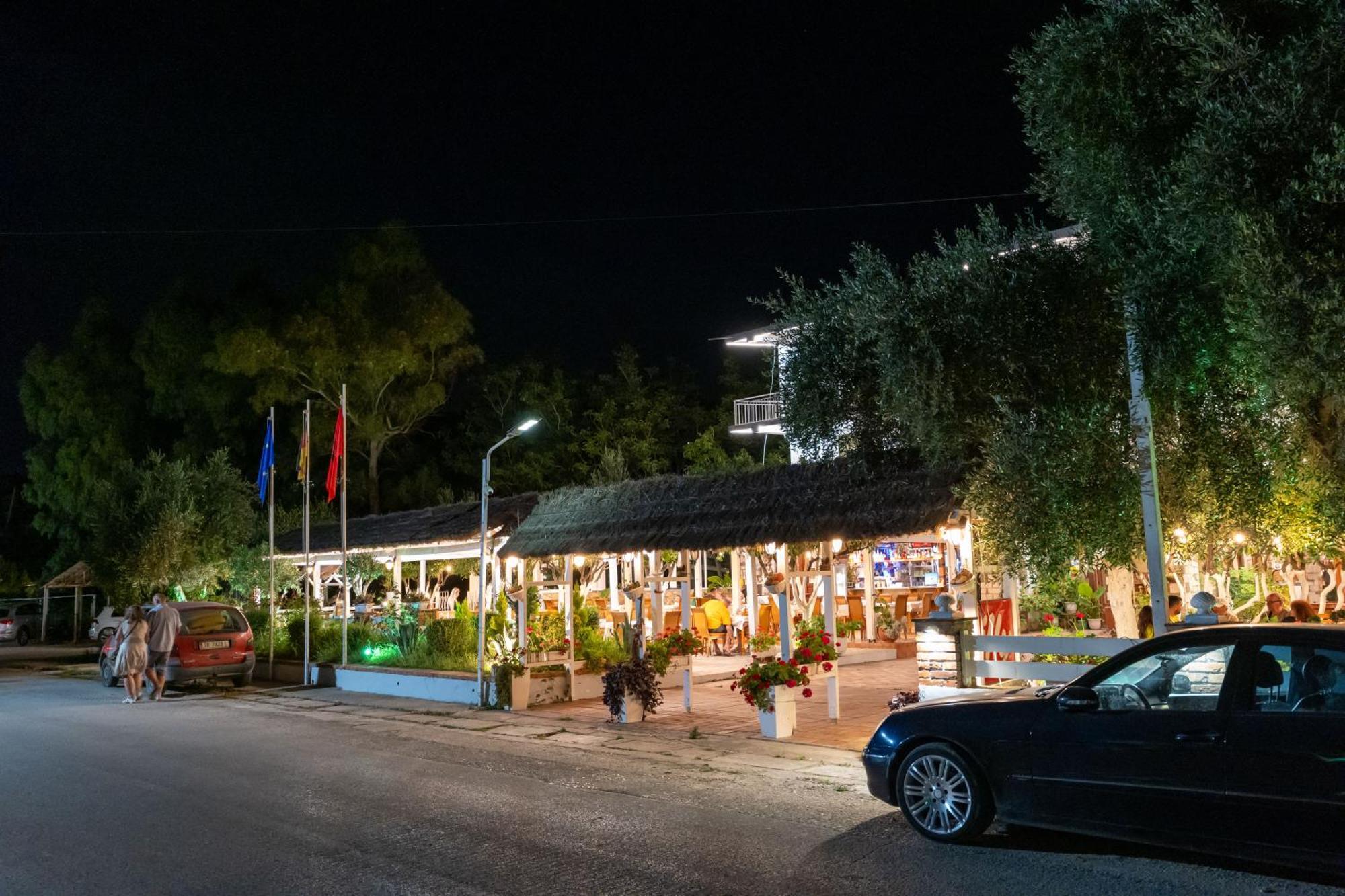 Hotel Nika Radhimë Zewnętrze zdjęcie
