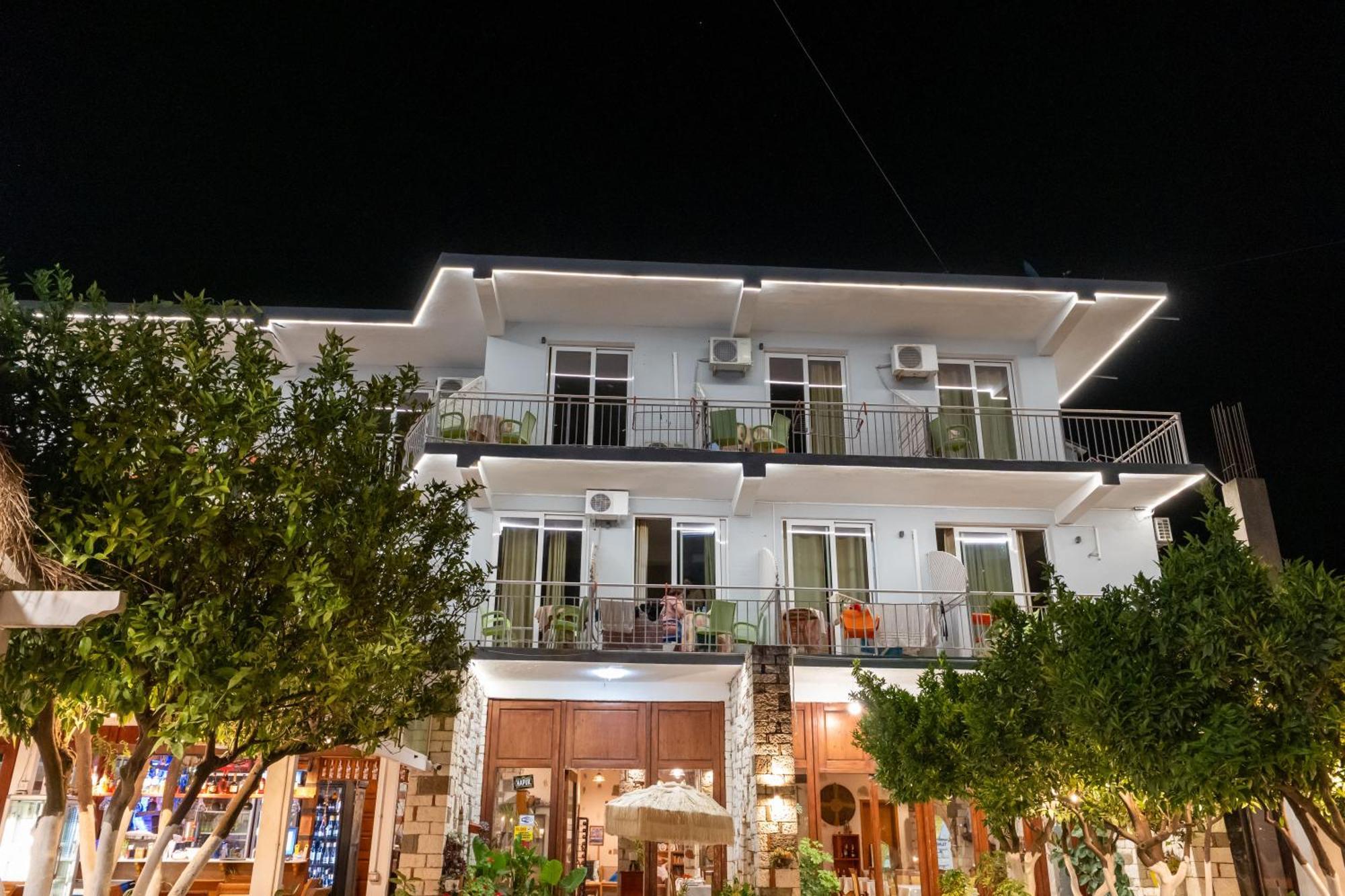 Hotel Nika Radhimë Zewnętrze zdjęcie